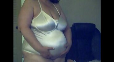 ఆమె యోని మీద ఒక వైబ్రేటర్ రైడ్ మరియు వారి పూకు ఫక్ ప్రారంభమైంది సెక్స్ తెలుగు తెలుగు సెక్స్