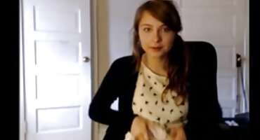 అనుభవజ్ఞుడైన మహిళ తెలుగు తెలుగు సెక్స్ వీడియో సులభంగా తన నోరు మరియు హుడ్ తో ఒక భారీ పురుషాంగం మింగిన