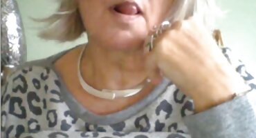 పరిపక్వ రష్యన్ లేడీ లోతైన గొంతు తర్వాత నేలపై ఒక తెలుగు సెక్స్ సెక్స్ తెలుగు తెలుగు సెక్స్ వ్యక్తి ఇబ్బంది పెట్టాడు