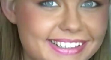 అతను సెక్స్ సెక్స్ తెలుగు తెలుగు సెక్స్ తన ప్యాంటు నుండి వ్యక్తి యొక్క పురుషాంగం బయటకు తీసి ఒక అద్భుతమైన నోటితో మొడ్ఢ చీకడం ఇవ్వాలని ప్రారంభించారు