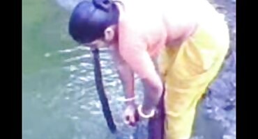 ఆకలి పుట్టించే నల్లటి జుట్టు గల స్త్రీని ఆమె పుస్సీ అవసరాలను తెలుగు తెలుగు సెక్స్ మూవీస్ సంతృప్తి