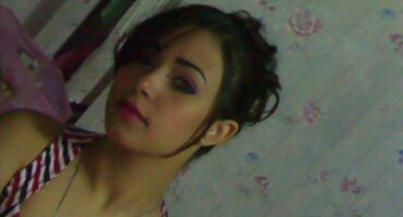 కాలిపోయిన నల్లటి జుట్టు గల స్త్రీని ఎలిజా ఇబార్రా ఒక జుట్టుతో పూకు లో ఒక ఆత్మవిశ్వాసం తెలుగు తెలుగు సెక్స్ సెక్స్ ఆకర్షించింది